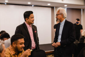 Interaction between guests during break time session