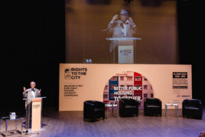 Tan Sri Nor Mohamed Yakcop, Chairman of Khazanah Research Institute and former minister at the Prime Ministers Department delivering the Keynote Address